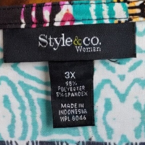 Beautiful patterned blouse - Picture 3 of 3